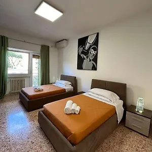  Appartamento Prella House 50 Mt Da Metro B Jonio